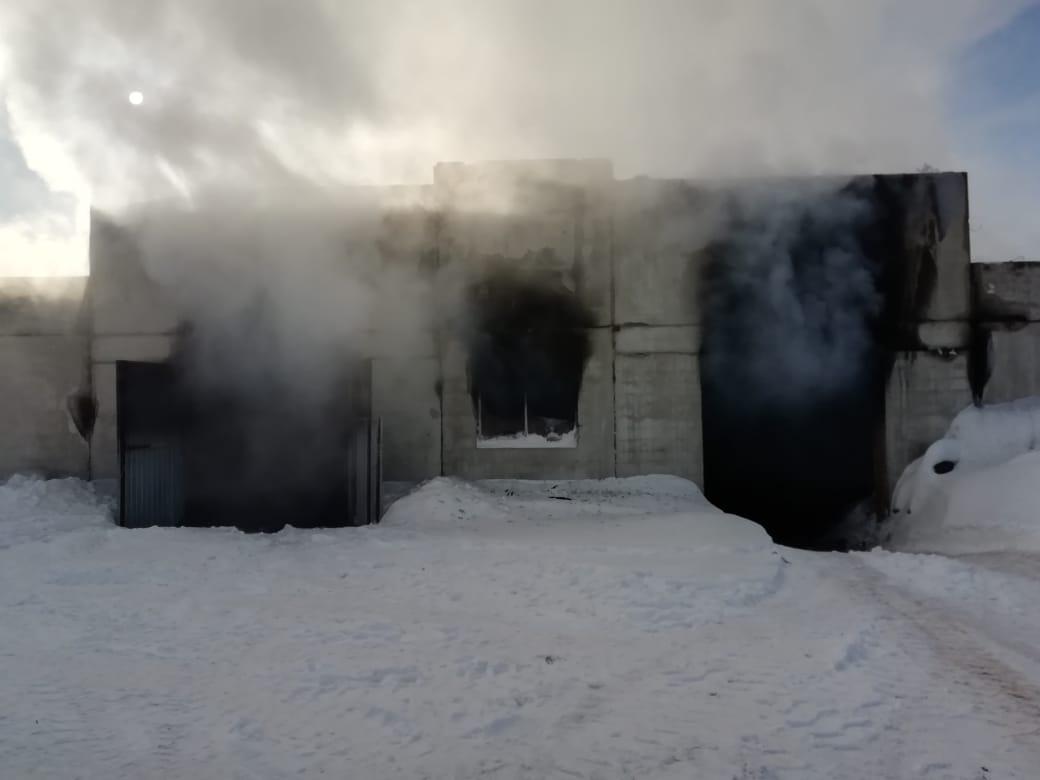 Фото Пожар на пилораме в Коченёвском районе унёс жизнь 28-летнего директора 2